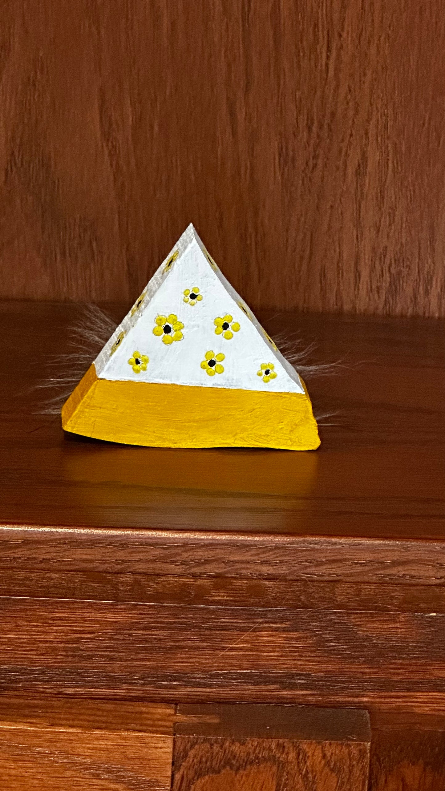 Gnome - Yellow flowers